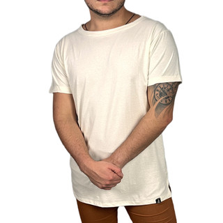 Camiseta Masculina Longline com Manga Dobrada e Abertura Lateral