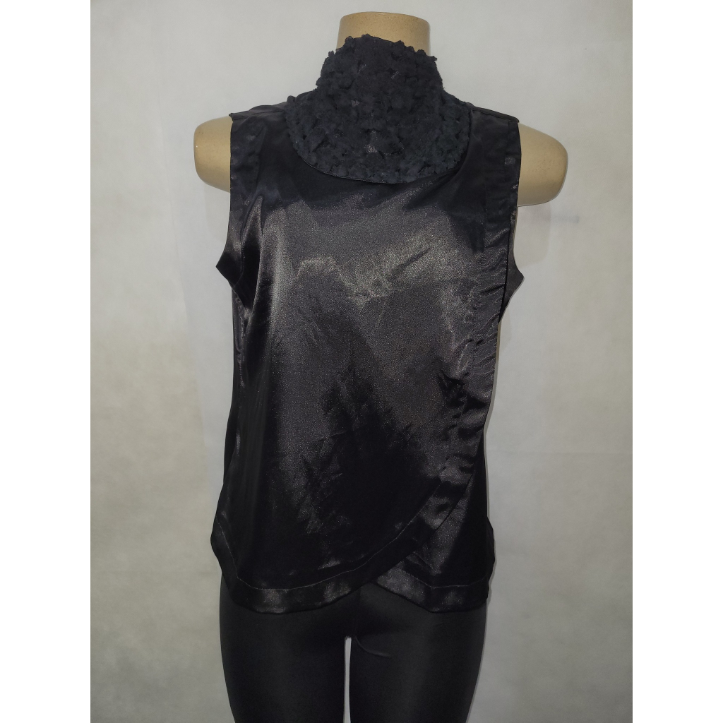 Blusa preta cetim CAJA BRAZIL tam M codhl estilo oriental usado bom estado