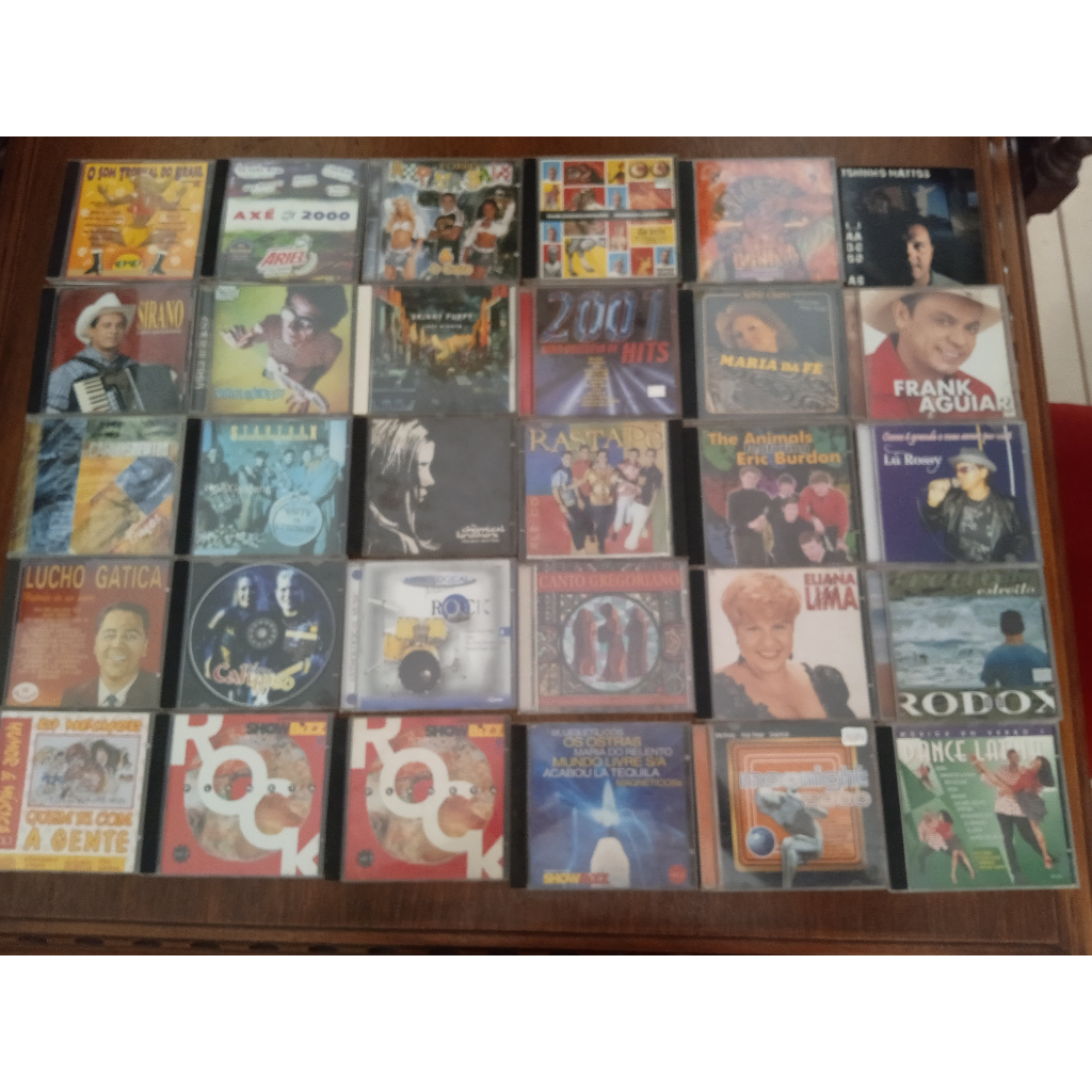 30 Cd's  Diversos estilos som Internacionais E Nacionais + case 24 unidades - Barato
