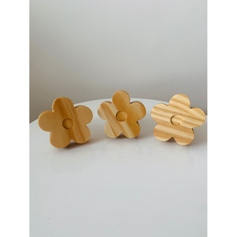 Ganchos cabideiro Flor - kit 3 ganchos em Oferta na Shopee