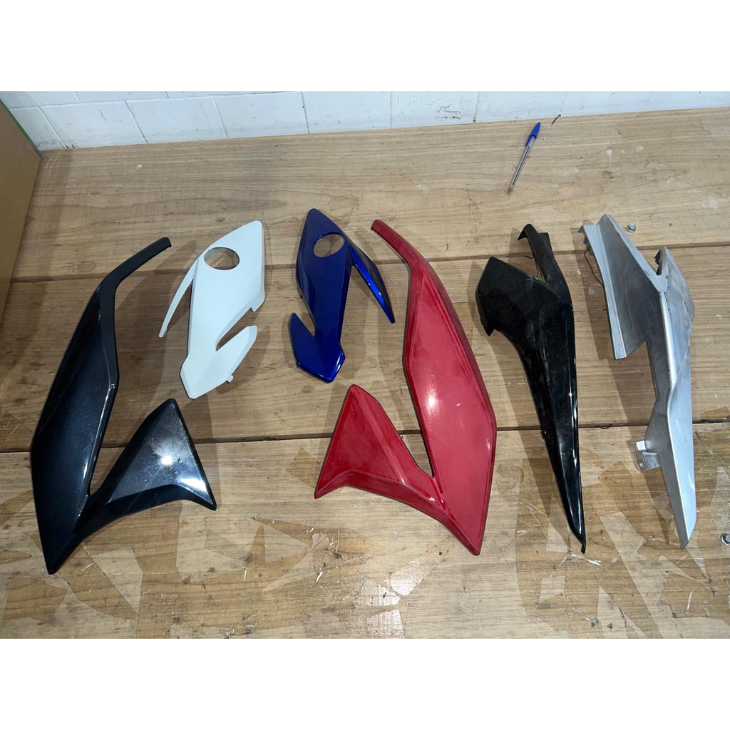 Kit Carenagem Titan 160 2022 2023 2024( Par Bananinhas, Par Abas do Tanque e Rabeta s/ central) Peças p/ pintura s/ opçao de cor