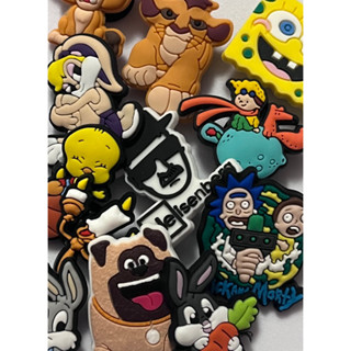 Jibbitz enfeite Pim para crocs e babuche desenhos WANDINHA BROCHES filmes SIMPSONS