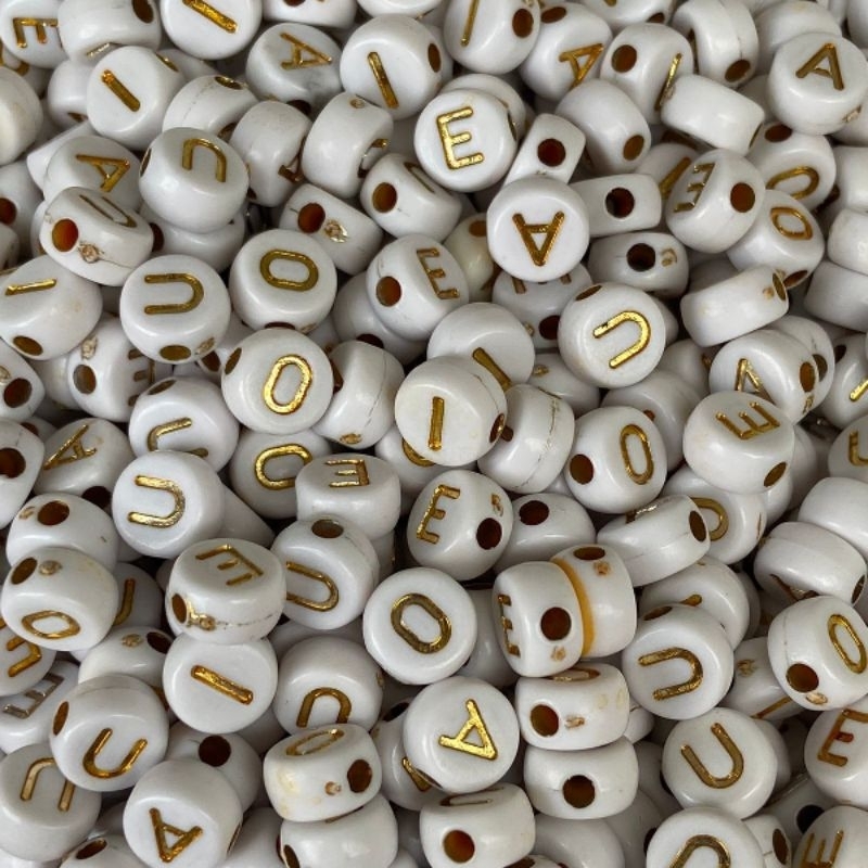 Miçanga Infantil Letras Vogais - Aprox... 200 e 500 Pçs