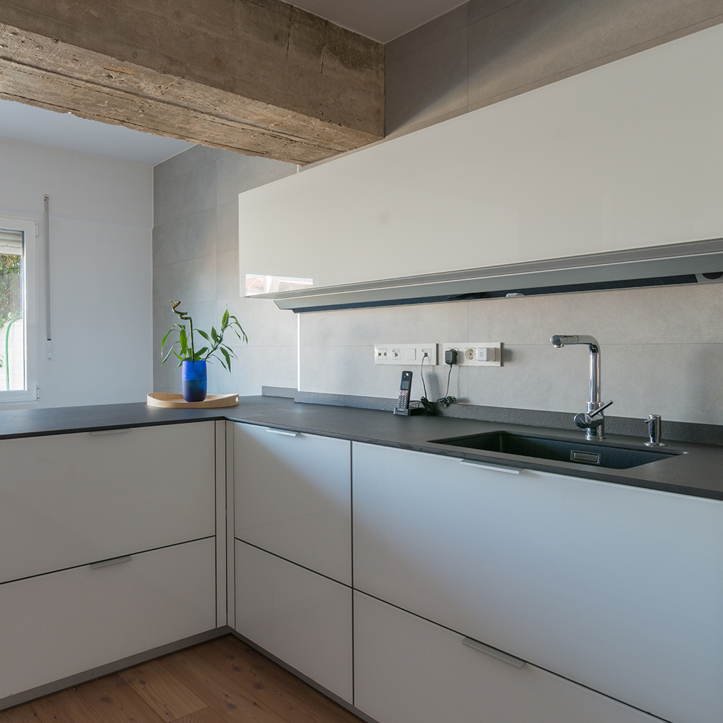 Contact para Armário de Cozinha: Onde Comprar | BuscaProdutos