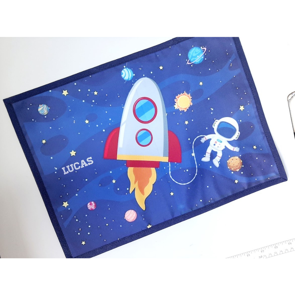 Toalha Jogo Americano IMPERMEÁVEL infantil escolar com tema e nome personalizado Menino