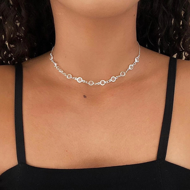 COLAR CHOKER PEDRAS CRISTAIS BANHADO A PRATA 925