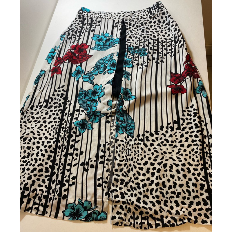Saia florida com short Afghan - Tamanho: M