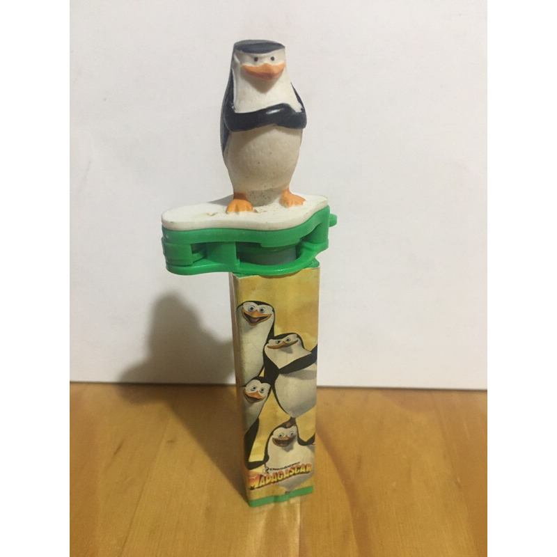Dispenser de balas tipo PEZ Pinguim de Madagascar
