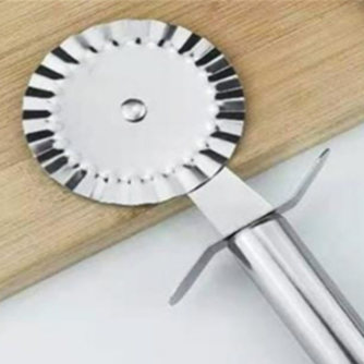 COM OFERTA Carretilha Cortador Em Aço Inox Lisa / Cortar Massas Pastel Pizza