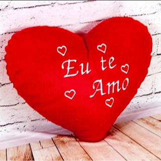 Coração de pelucia 32 cm para presentear seu amor