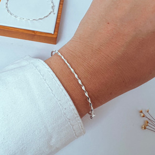Bracelete em Prata 925 Fio Ondulado 6,5cm x 5,0cm