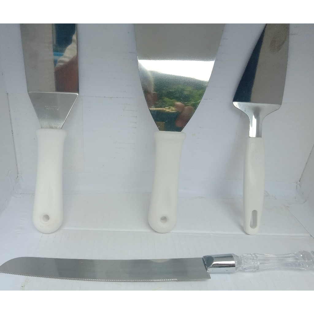 Kit 4 Utensílios cozinhas.Espátula Reta inox,Espátula Curva inox,Espátula inox para Bolo,Faca inox para pão.Ke Homem....