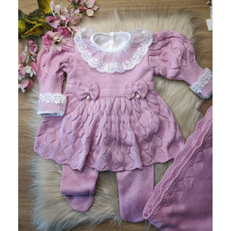 Saída de Maternidade de Luxo em Tricot. Saida Vestido Calça e Manta