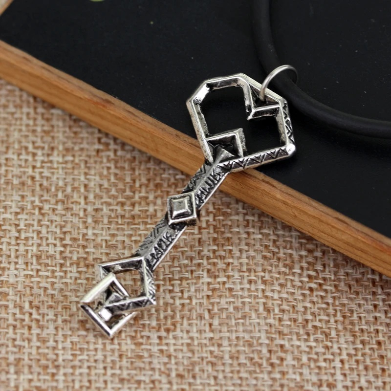 Colar da chave de Erebor Thorin Oakenshield Bilbo Senhor dos Anéis Hobbit Tolkien Anão Cosplay Presente Nerd Geek Galadriel Legolas Frodo Baggins Aragorn Bolseiro