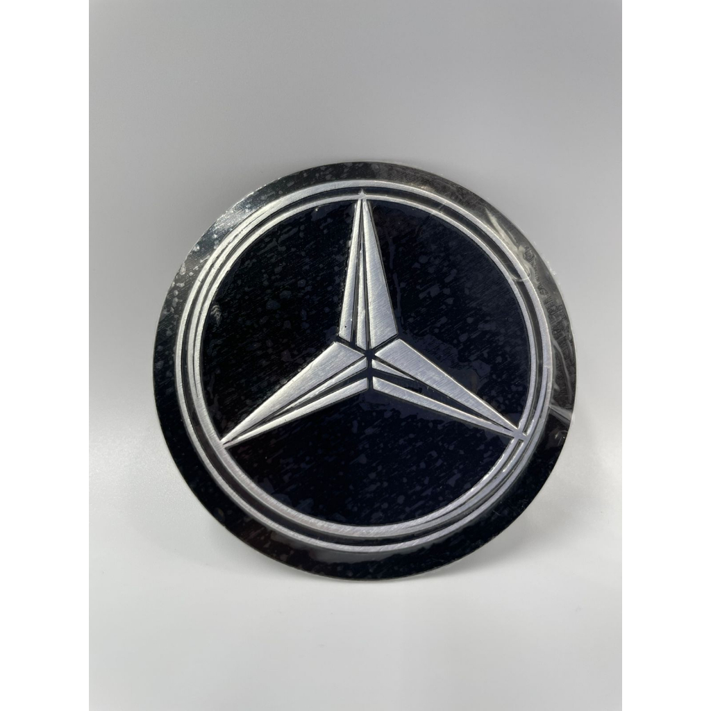 1 EMBLEMA MERCEDES PRETO 58MM