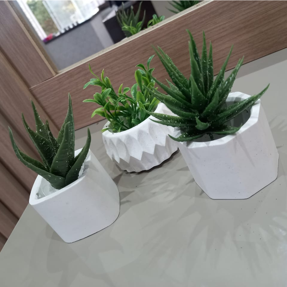 Kit 3 vasinhos de corativos em gesso para suculenta