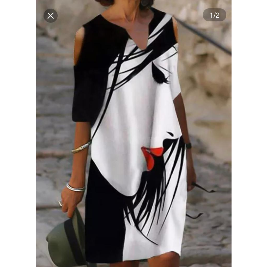 LUKABOUTIKE- VESTIDO MIDI CASUAL BRANCO E PRETO MANGA 3/4 COM ABERTURA NOS OMBROS ESTAMPA FACE MULHER.