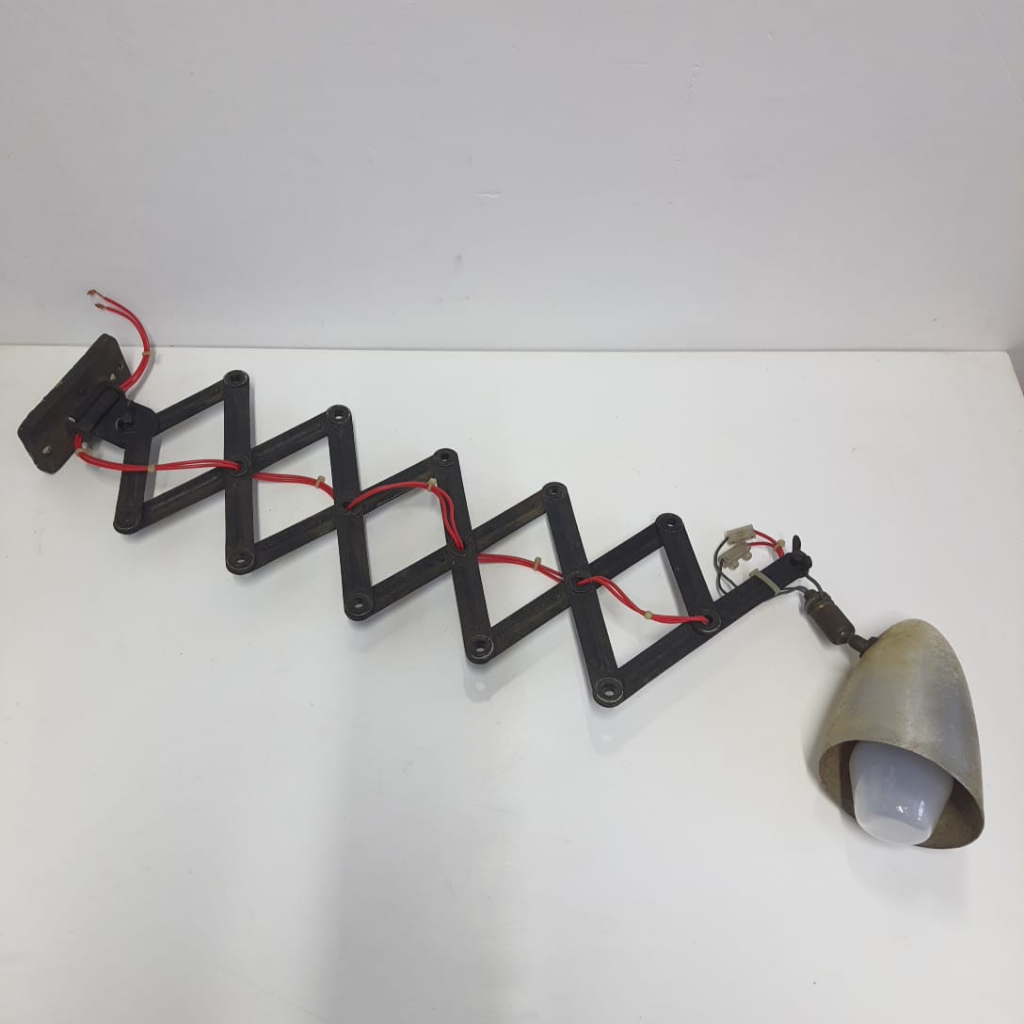 DESIGN INDUSTRIAL - ARANDELA EM FERRO E METAL PANTOGRAFICA