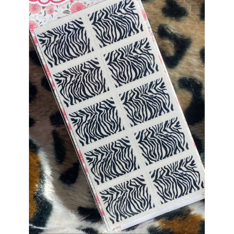 Adesivo de Unha Modelo Zebra em Oferta na Shopee