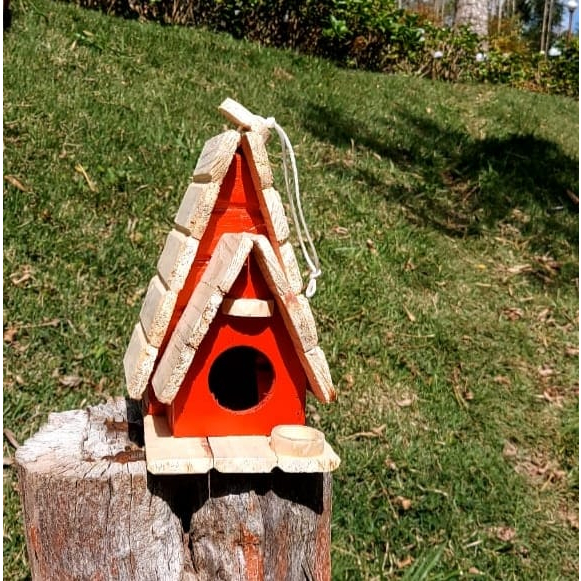 Chalé de Passarinho Embutido Dois em Um com Comedouro - Decoração de Jardim - Jardinagem - Casa