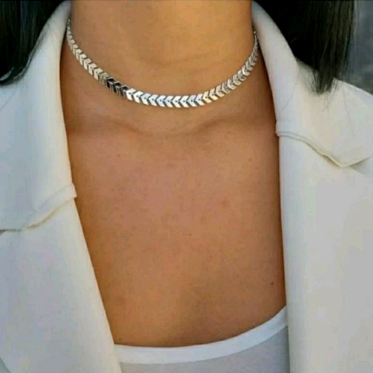 Choker Gargantilha Escama Espinha de Peixe Seta Folheado a Ouro 18k Folheado a Prata 925