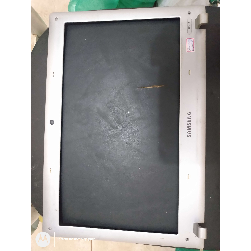 moldura frontal com dobradiças not samsung rv411 usada em bom estado