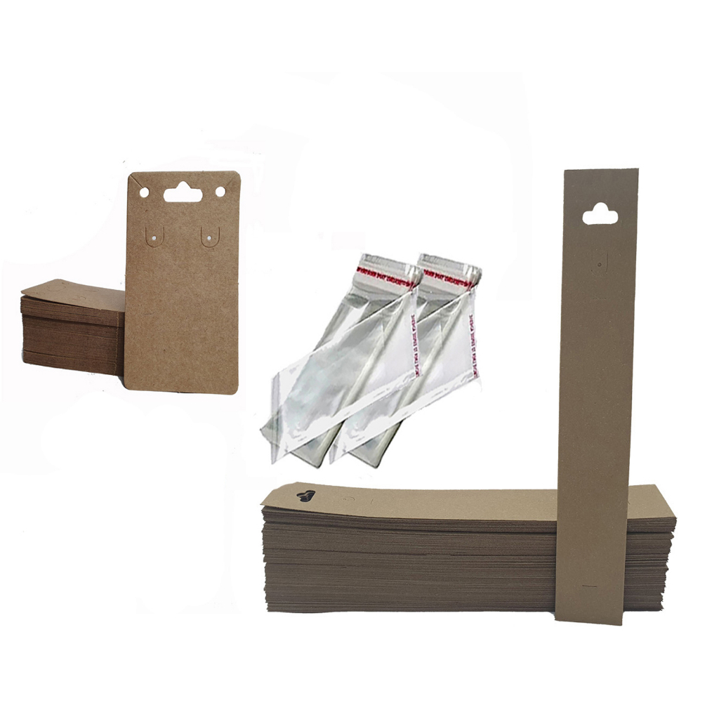 kit com 200 tag para bijuterias com 2 modelos, sendo 100 cartelas e 100 pulseiras finas com 200 saquinhos.