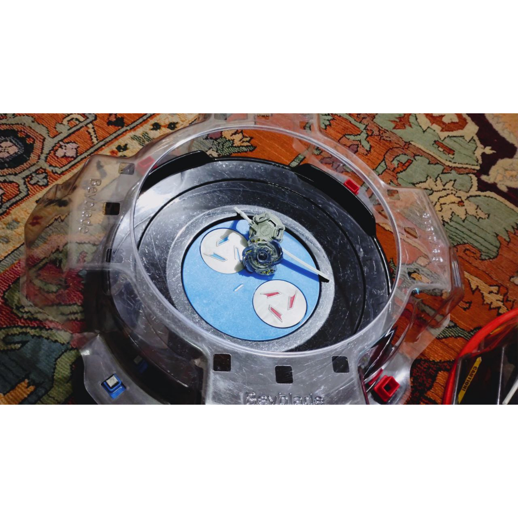 Beyblade dual cyclone stadium TakaraTomy