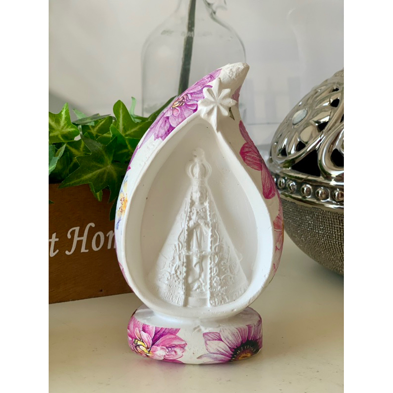 nossa senhora aparecida 15 cm manto Flor lilás e pink lembrancinha gesso