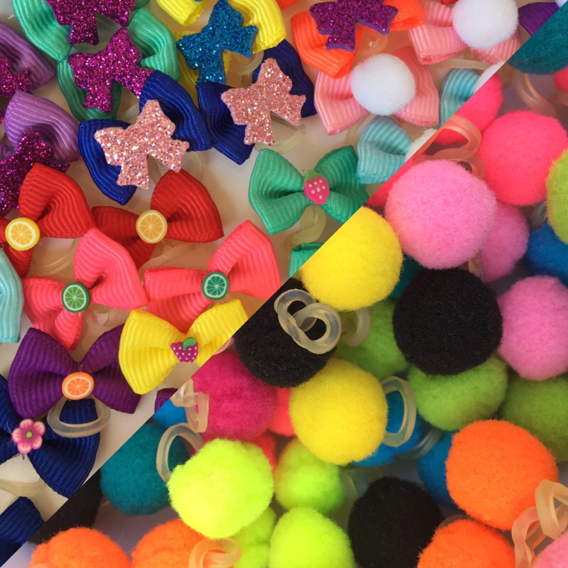 Kit laço Pet Kit 100 uni. 50 mini laços + 50 pompom pequenos. Laços pequeno para pet banho e tosa e pet shop.