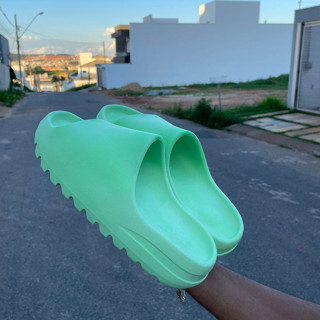 Chinelo MAVERICK Masculino e Feminino Slide Nuvem Yezziy Confortável Promoção