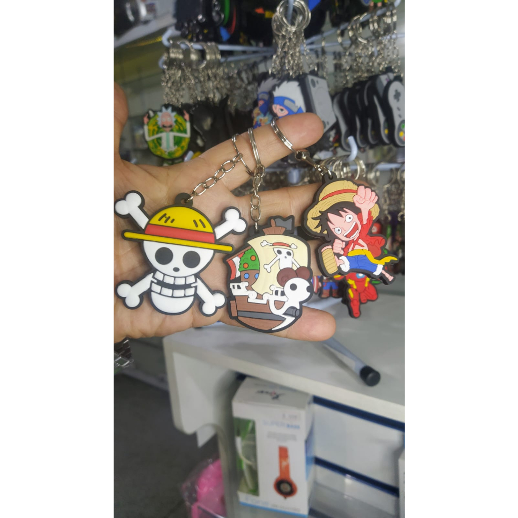 Chaveiro combo One piece + Barquinho One Piece Emborrachado e em relevo e outros (escolha) em Oferta na Shopee