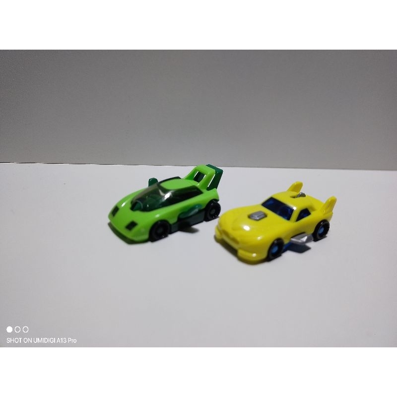 coleção de Kinder ovo completa