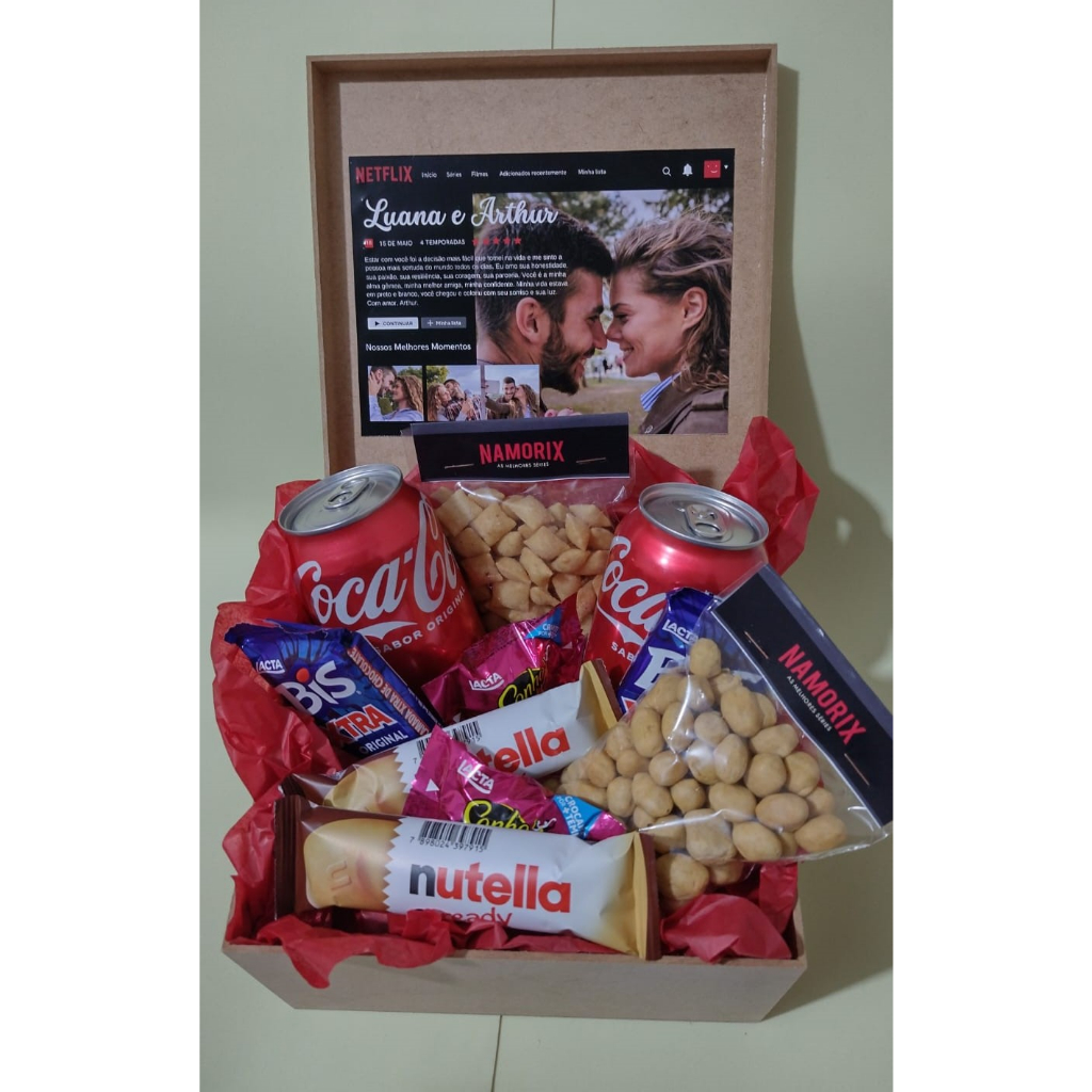 Caixa personalizada tema Netflix para namorados (Não acompanha comidas e bebidas)
