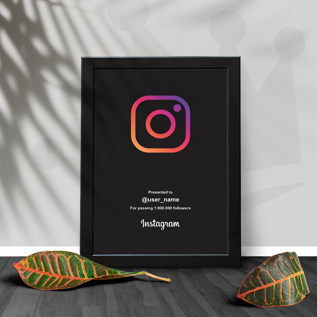 Quadro Moldurado Placa Comemorativa de Inscritos Instagram Personalizado- Tamanho 24x33cm - Redes Sociais
