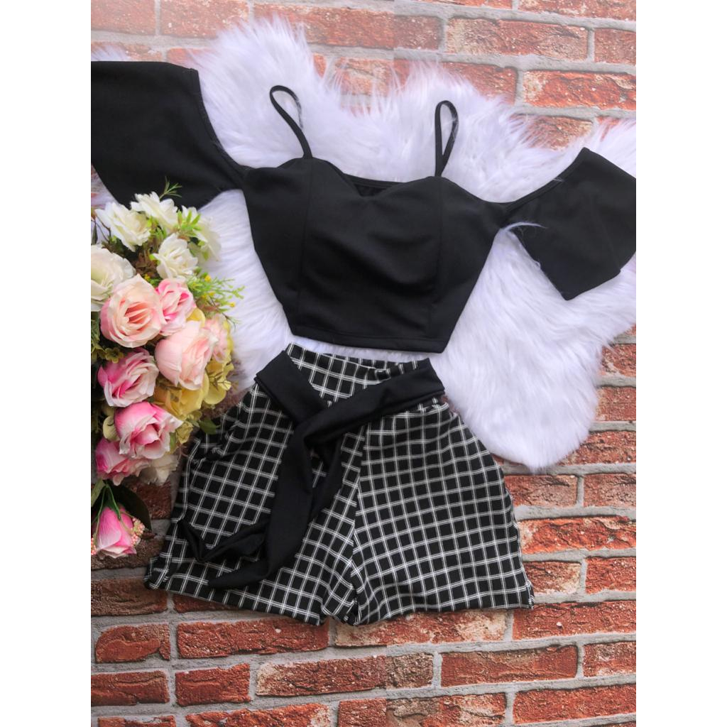 Conjunto  Short com Cinto e Cropped