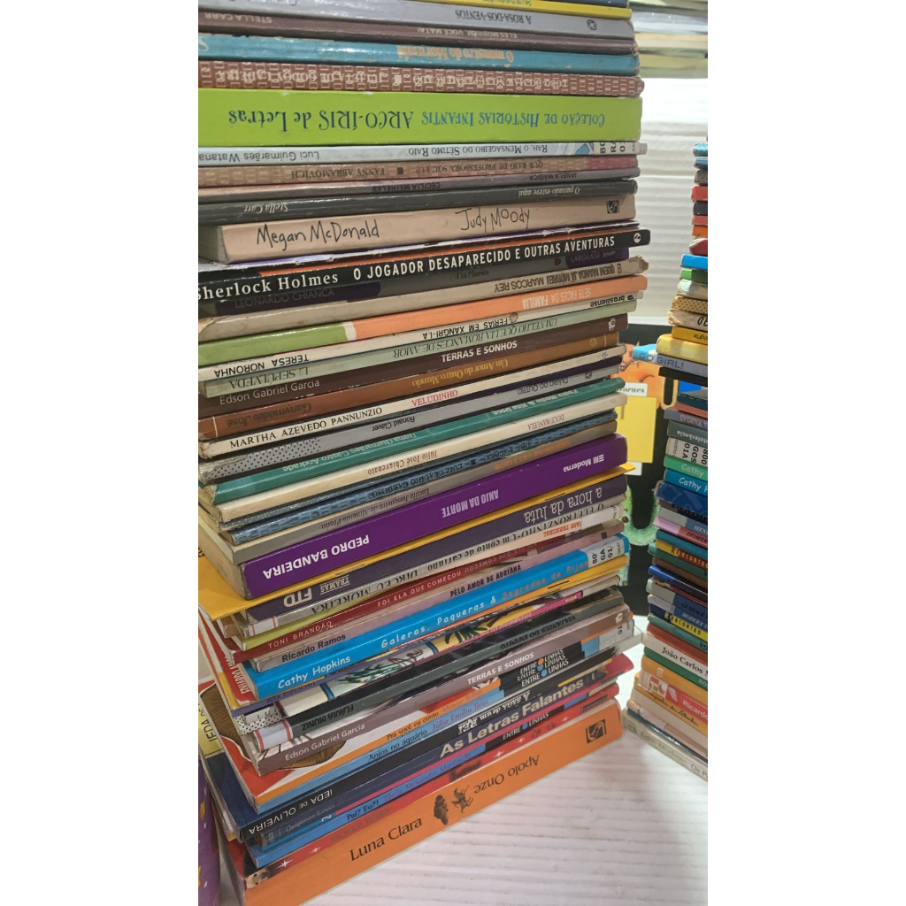 LIVRO - Lote Infanto - Livros Usados Em Bom Estado - Varios Livros e Autores - Lote de 100 Livros