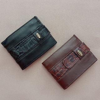 Carteira Masculina de Couro Sintético com divisões para Cartões, Documentos e Porta Moedas