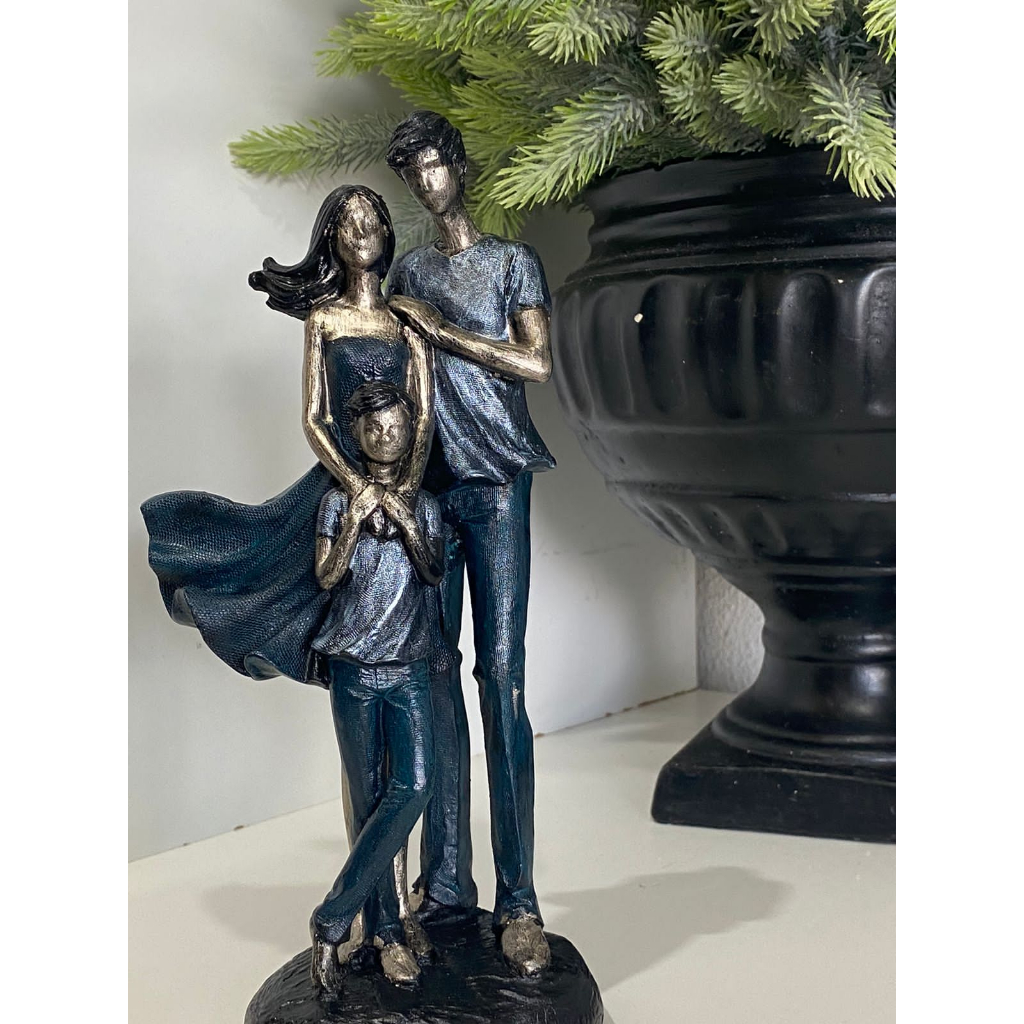 Estátua Escultura Família Casal com FILHO EM PÉ - Decorativo Pai Mãe Garoto Único Menino Decoração