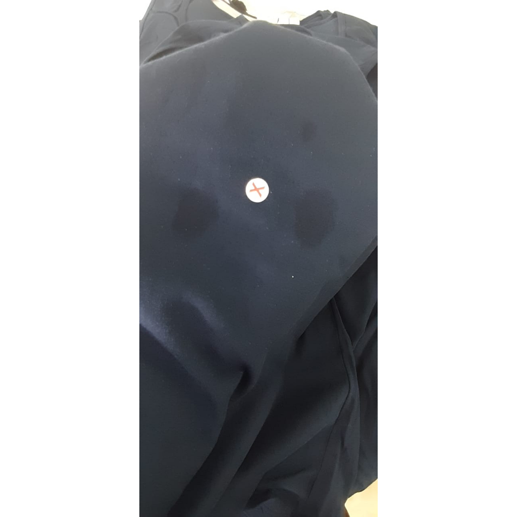 Camiseta t shirt de SEGUNDA QUALIDADE com pequenos DEFEITOS FUROS ou MANCHAS em Oferta na Shopee