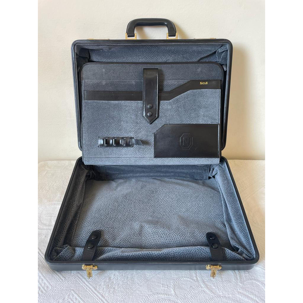 Maleta de couro com segredo