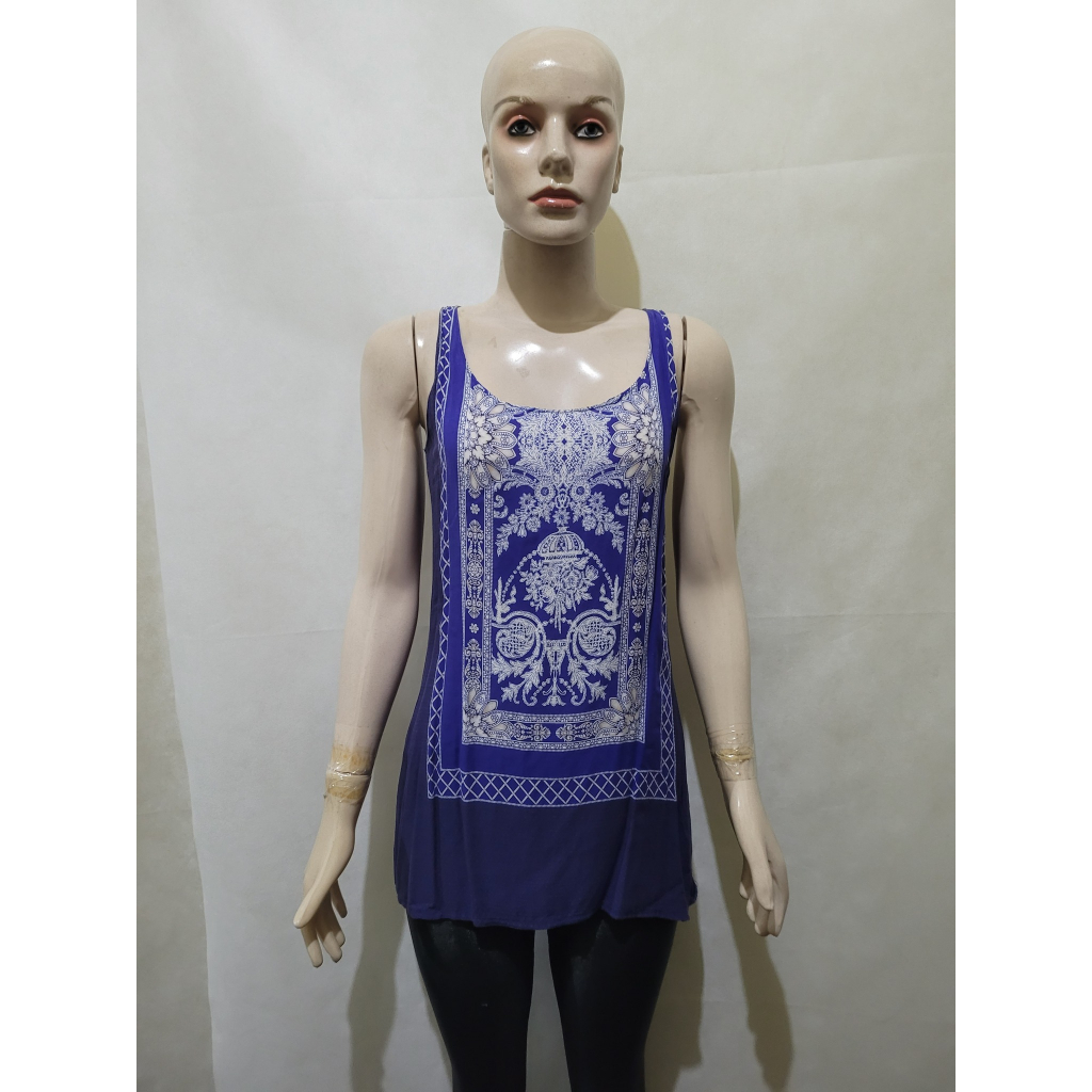 Blusa azul branca casual estampada tam P codmln usado bom estado