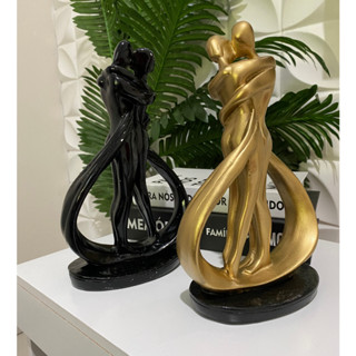 Estatueta Casal Namorado Estilizado Apaixonados Decoração Preto Dourado