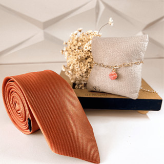 KIT GRAVATA MAIS PULSEIRA PARA PADRINHOS DE CASAMENTO TERRACOTA GRAVATA TECIDO TRABALHADO E PULSEIRA MADRINHA FOLHADA