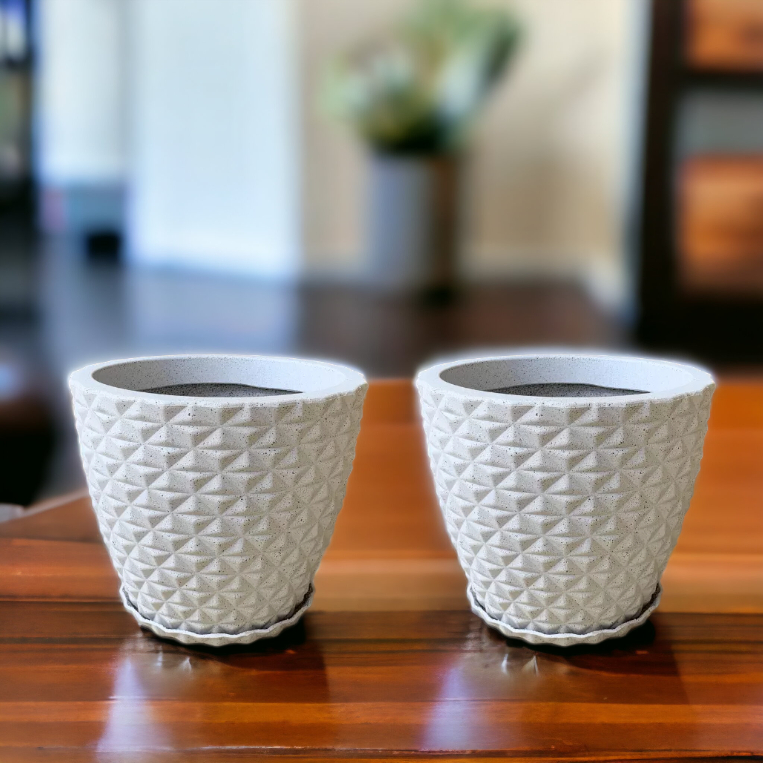 Kit 2 Vasos Decorativos Planta ou Flor Polietileno Cone Redondo Diamante 3D Nº1 com Pratos (20X23X16) em Oferta na Shopee