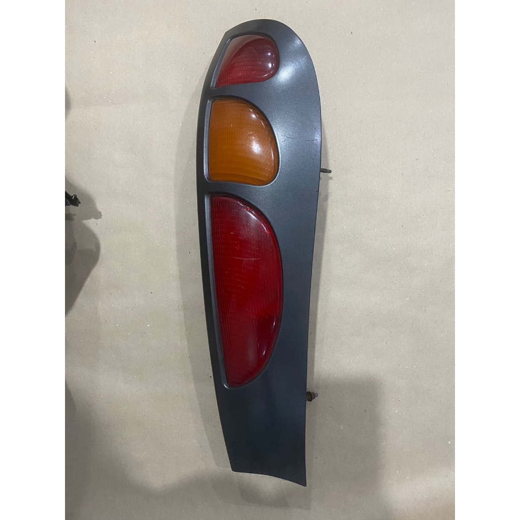 Lanterna Traseira Fiat Marea Bicolor Lado Esquerdo Usado