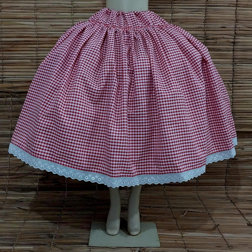 SAIA PRETO VELHO/PRETA VELHA CARIJÓ/XADREZ BRANCO E VERMELHO COM BORDADO INGLÊS  - UMBANDA E CANDOMBLÉ