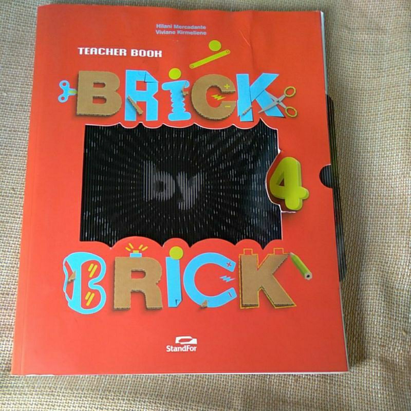 TEACHER BOOH BRICK by BRICK 4 ano ensino fundamental menor exemplar do professor  Com BNCC  acompanha Caderno de  Atividade e mais  CD