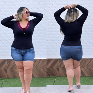 Blusa Manga Longa Plus Size detalhe na gola com Ilhós