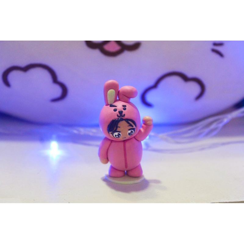 Mini doll figura de ação Jungkook Bts Cooky Bt21 fantasia kpop army Coreia coelho artesanato biscuit feito a mão arte colecionável kawaii fofo aesthetic indie moda música coreano